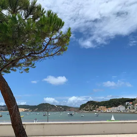 아파트 Sea View, Beachfront, Swimming Pool, Free Parking 상 마르티뇨 두 포르투