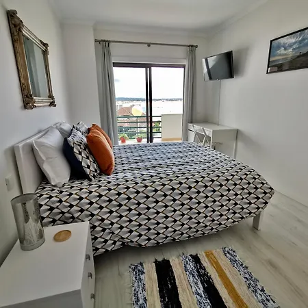 아파트 Sea View, Beachfront, Swimming Pool, Free Parking *