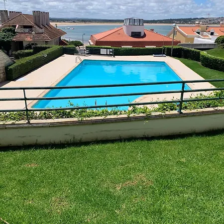 Sea View, Beachfront, Swimming Pool, Free Parking 아파트